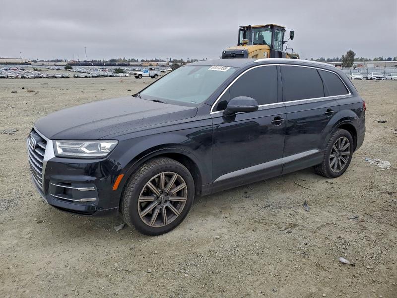AUDI Q7 2017 with VIN WA1LAAF76HD001558 - Photo from auction