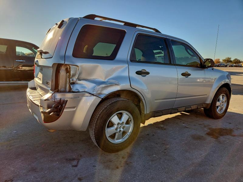 Photo 3 from auction – 2010 FORD ESCAPE XLT with VIN 1FMCU0DG9AKD32593