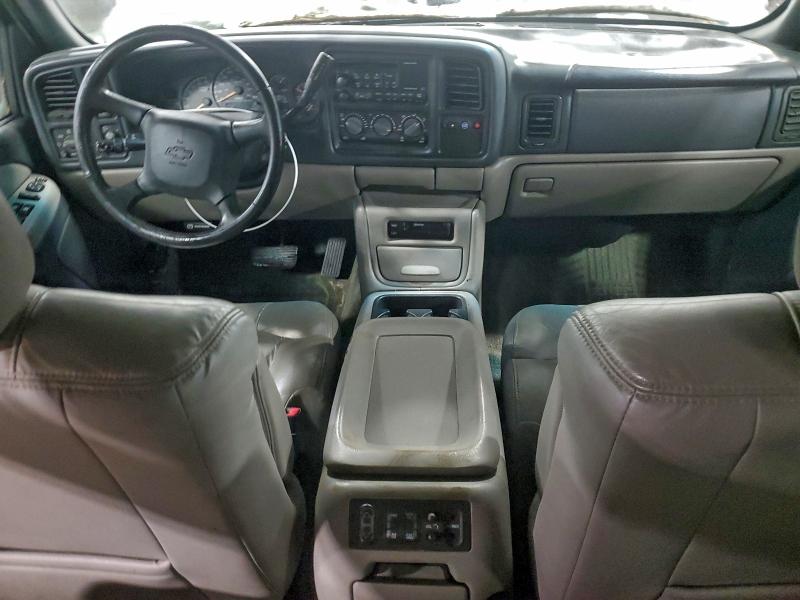 Photo 8 from auction – 2002 CHEVROLET SUBURBAN K with VIN 3GNFK16Z82G336758