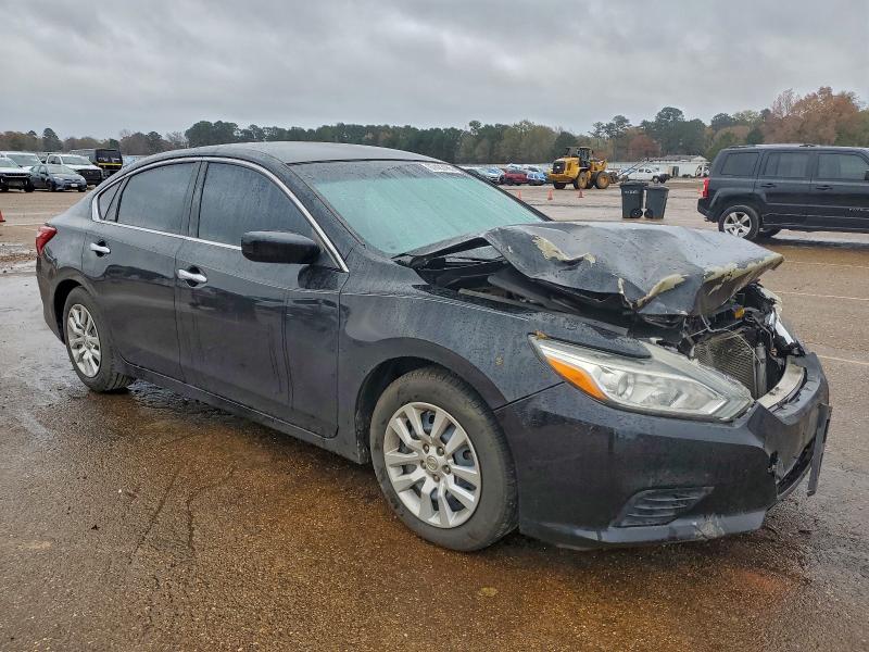 Photo 4 from auction – 2017 NISSAN ALTIMA 2.5 with VIN 1N4AL3AP1HN338245