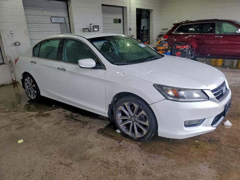 Photo 4 from auction – 2013 HONDA ACCORD SPO with VIN 1HGCR2F55DA024247