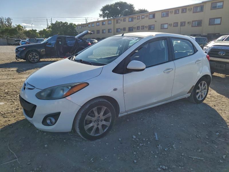 MAZDA MAZDA2 2013 with VIN JM1DE1LY5D0161069 - Photo from auction