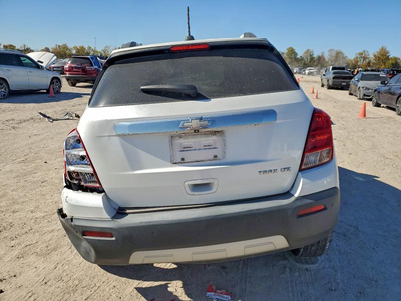 Photo 6 from auction – 2015 CHEVROLET TRAX LTZ with VIN KL7CJNSB6FB217911