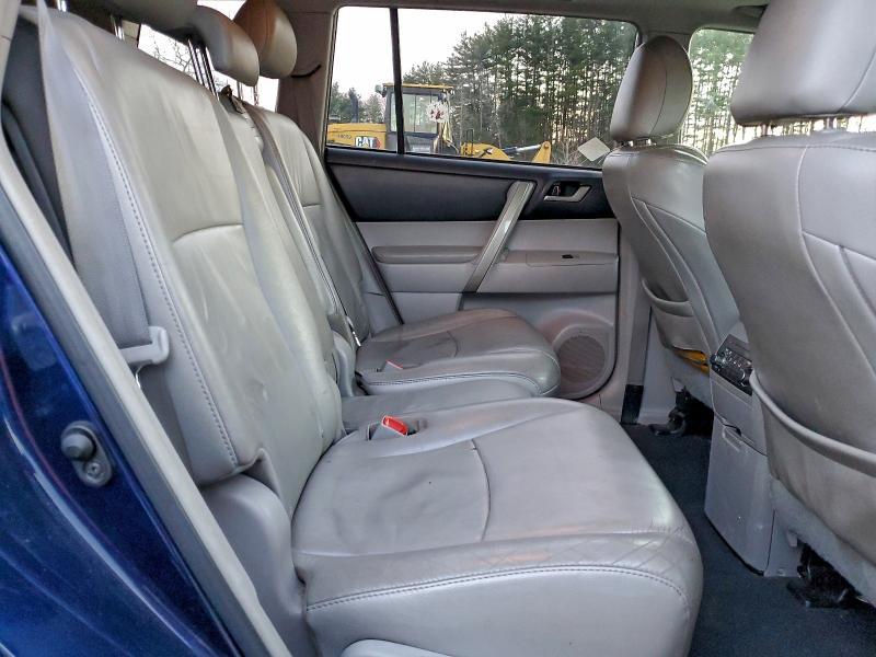 Photo 11 from auction – 2011 TOYOTA HIGHLANDER with VIN 5TDBK3EH8BS073541