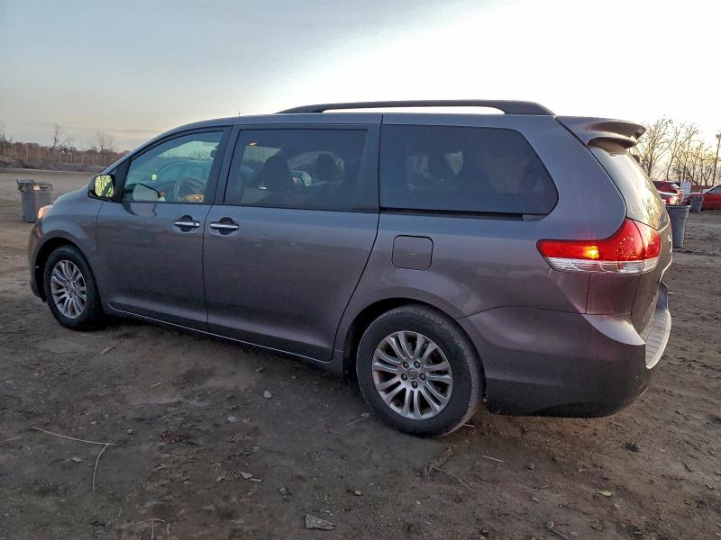 Photo 2 from auction – 2014 TOYOTA SIENNA XLE with VIN 5TDYK3DC3ES435893