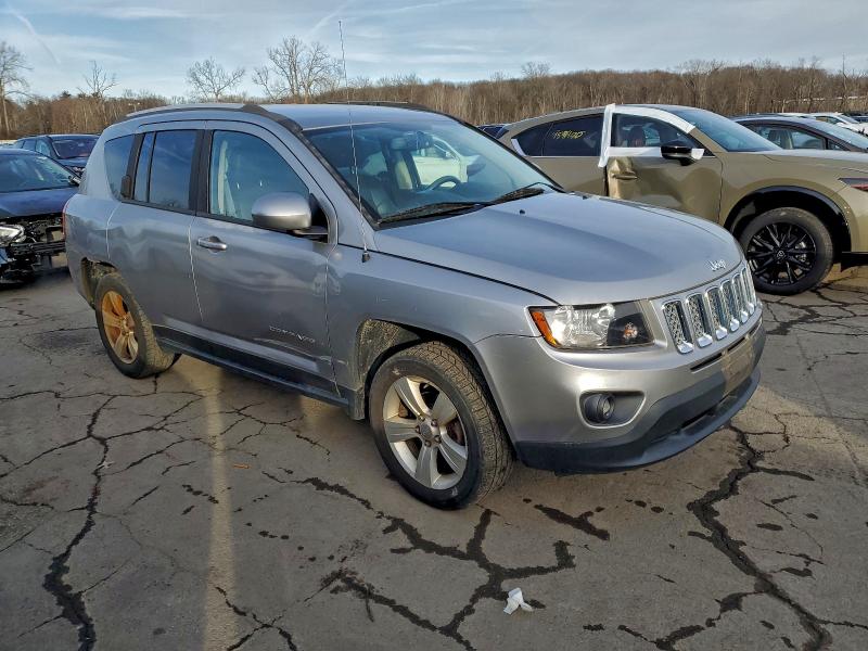 Photo 4 from auction – 2017 JEEP COMPASS with VIN 1C4NJDEBXHD107565