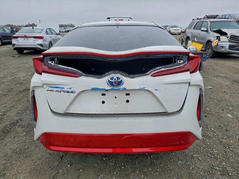 Photo 6 from auction – 2018 TOYOTA PRIUS PRIM with VIN JTDKARFP6J3101672