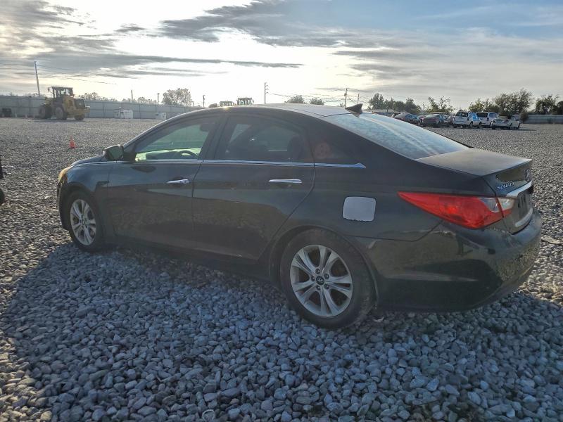 Photo 2 from auction – 2013 HYUNDAI SONATA SE with VIN 5NPEC4ACXDH613507