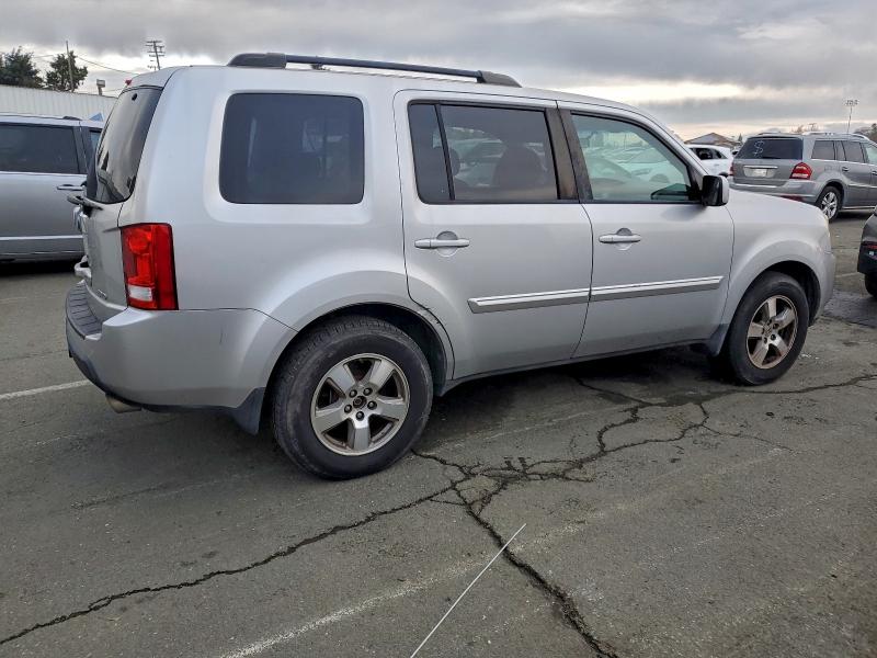 Photo 3 from auction – 2011 HONDA PILOT with VIN 5FNYF4H43BB075201