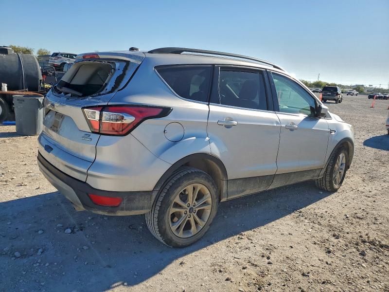 Photo 3 from auction – 2018 FORD ESCAPE SE with VIN 1FMCU0GD9JUA04001
