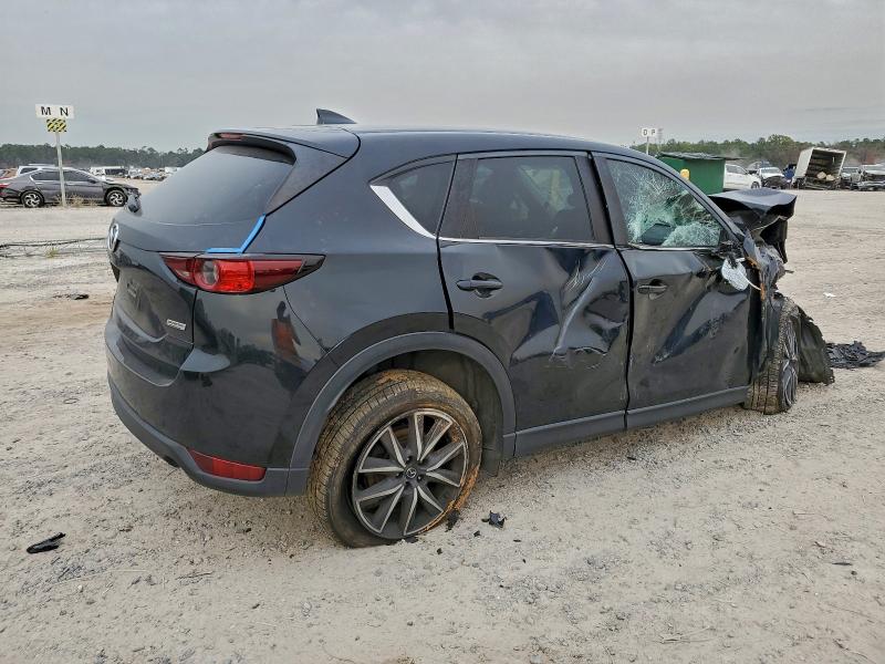 Photo 3 from auction – 2018 MAZDA CX-5 TOURI with VIN JM3KFACM6J0380613