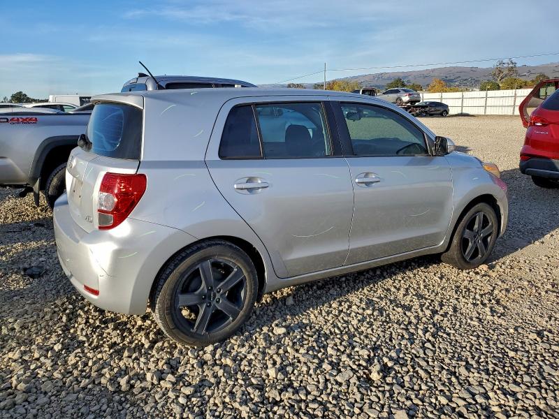 Photo 3 from auction – 2010 TOYOTA SCION XD with VIN JTKKU4B47AJ055313