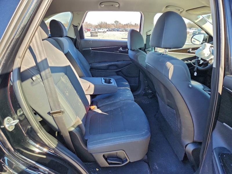 Photo 11 from auction – 2019 KIA SORENTO with VIN 5XYPG4A58KG495475