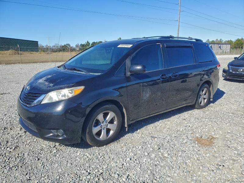 Photo 1 from auction – 2014 TOYOTA SIENNA LE with VIN 5TDKK3DC3ES431333