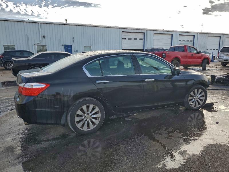 Photo 3 from auction – 2015 HONDA ACCORD with VIN 1HGCR3F86FA032862