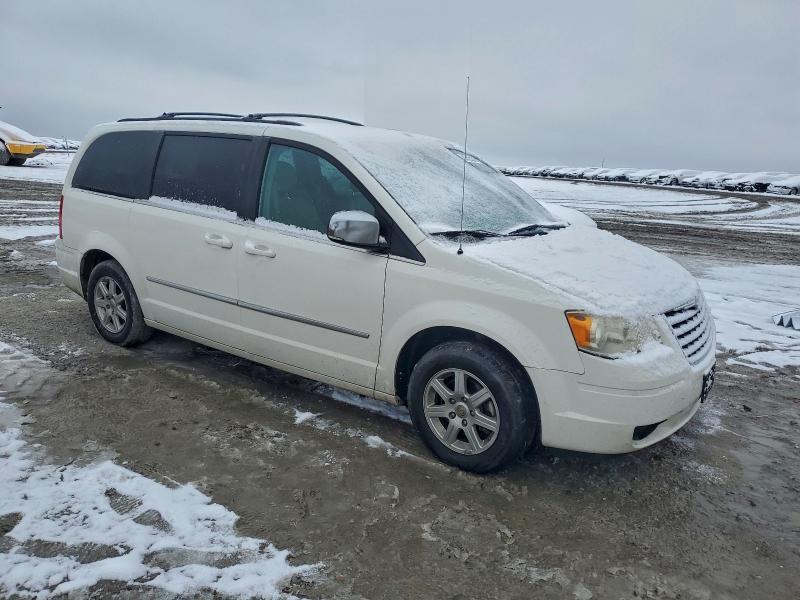 Photo 4 from auction – 2010 CHRYSLER TOWN & COU with VIN 2A4RR8D10AR435102