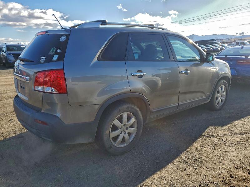 Photo 3 from auction – 2013 KIA SORENTO LX with VIN 5XYKTCA65DG326820