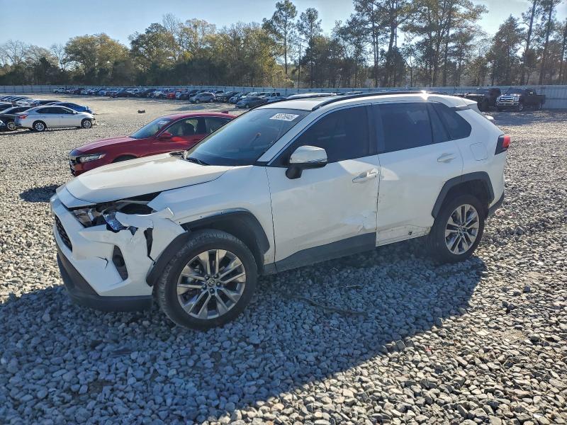 Photo 1 from auction – 2021 TOYOTA RAV4 XLE P with VIN 2T3C1RFV5MW158577