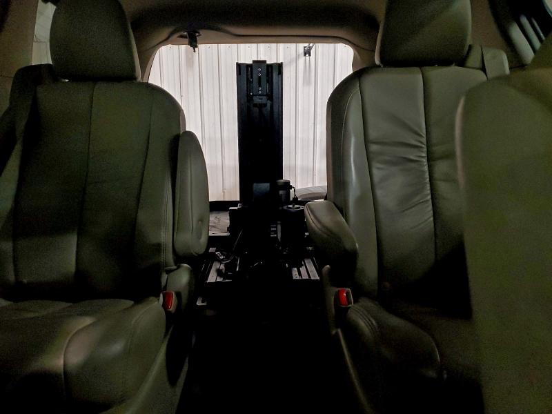 Photo 10 from auction – 2012 TOYOTA SIENNA XLE with VIN 5TDDK3DC5CS034079