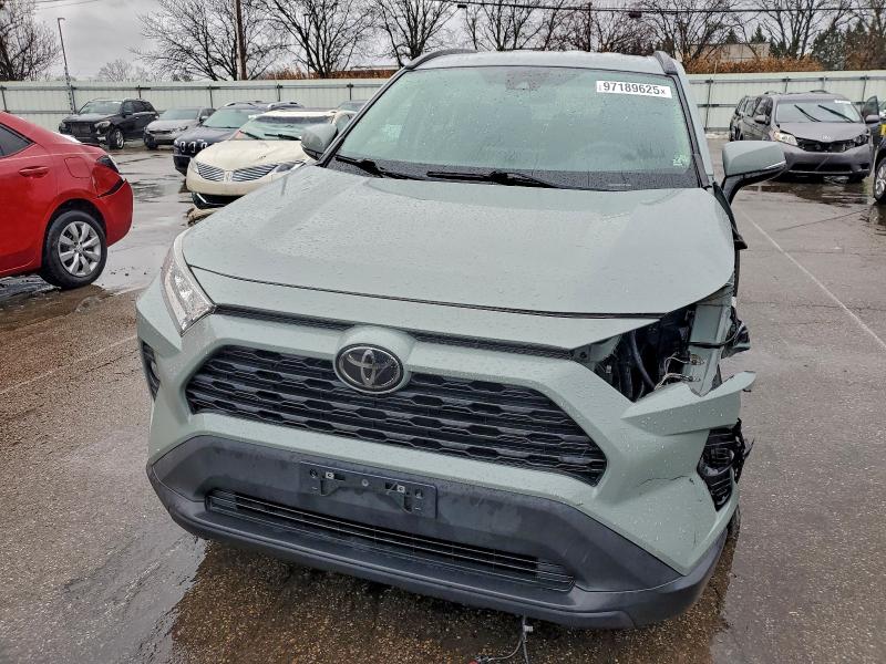 Photo 5 from auction – 2021 TOYOTA RAV4 XLE with VIN 2T3P1RFV0MW156575