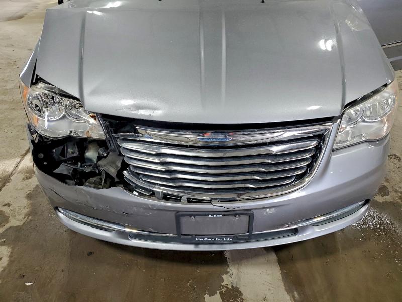 Photo 12 from auction – 2014 CHRYSLER TOWN & COU with VIN 2C4RC1BG6ER418588