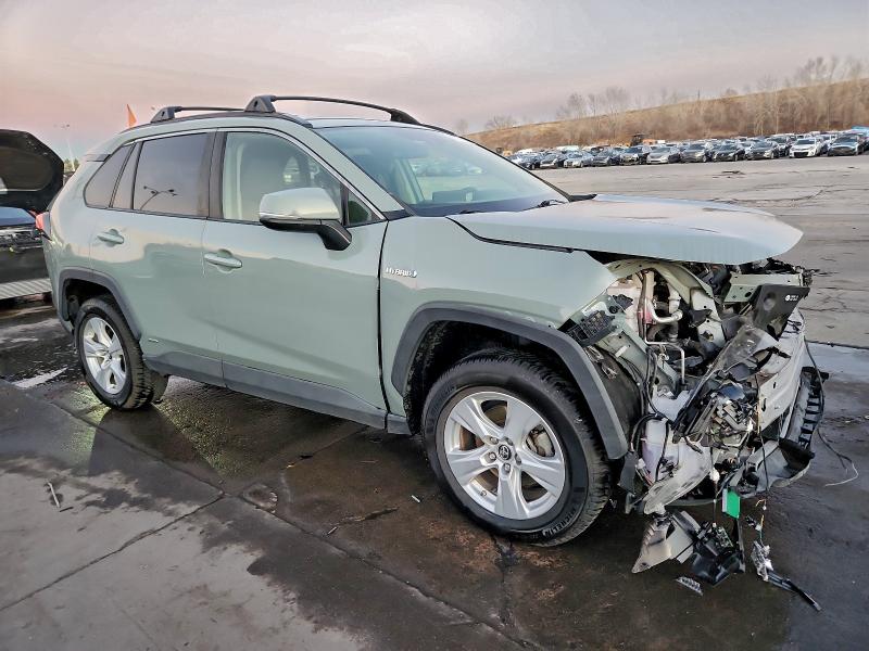 Photo 4 from auction – 2019 TOYOTA RAV4 XLE with VIN JTMRWRFV9KD024113