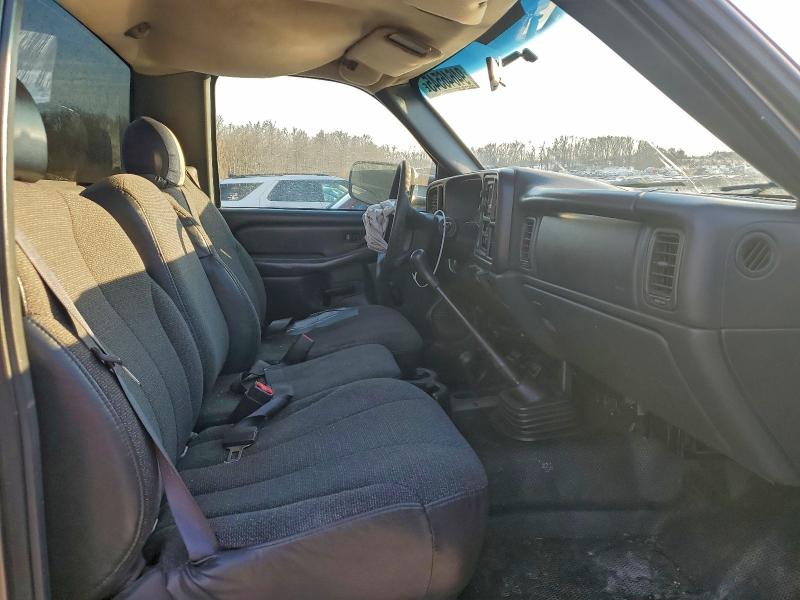 Photo 10 from auction – 2002 CHEVROLET SILVERADO with VIN 1GCHK24G42E102813
