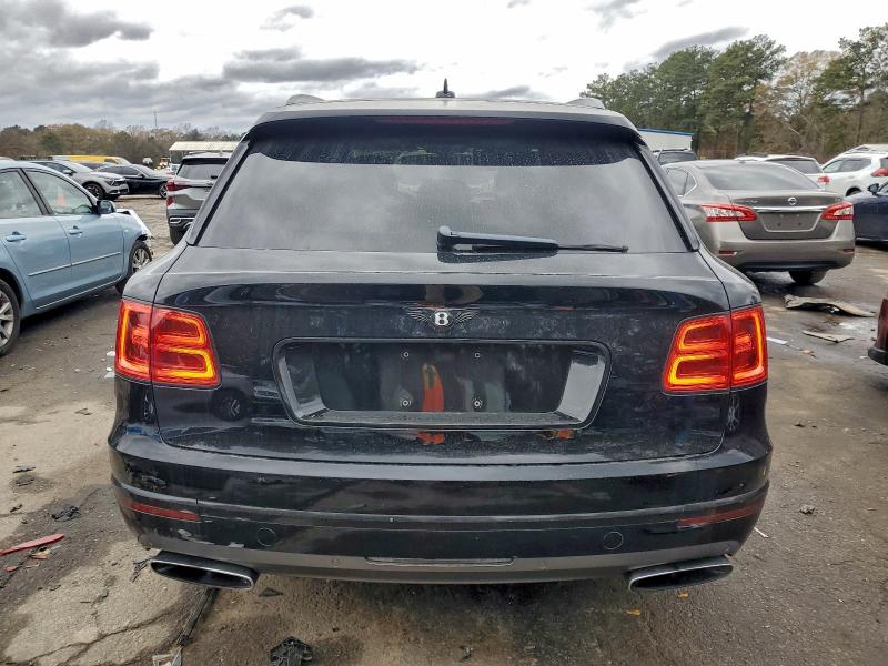 Photo 6 from auction – 2017 BENTLEY BENTAYGA with VIN SJAAC2ZV7HC013149