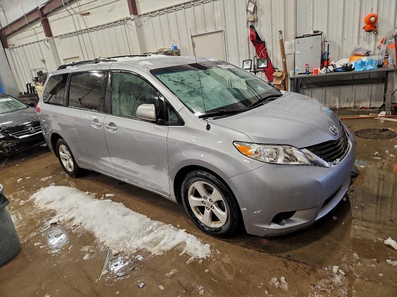 Photo 4 from auction – 2014 TOYOTA SIENNA LE with VIN 5TDKK3DCXES415226