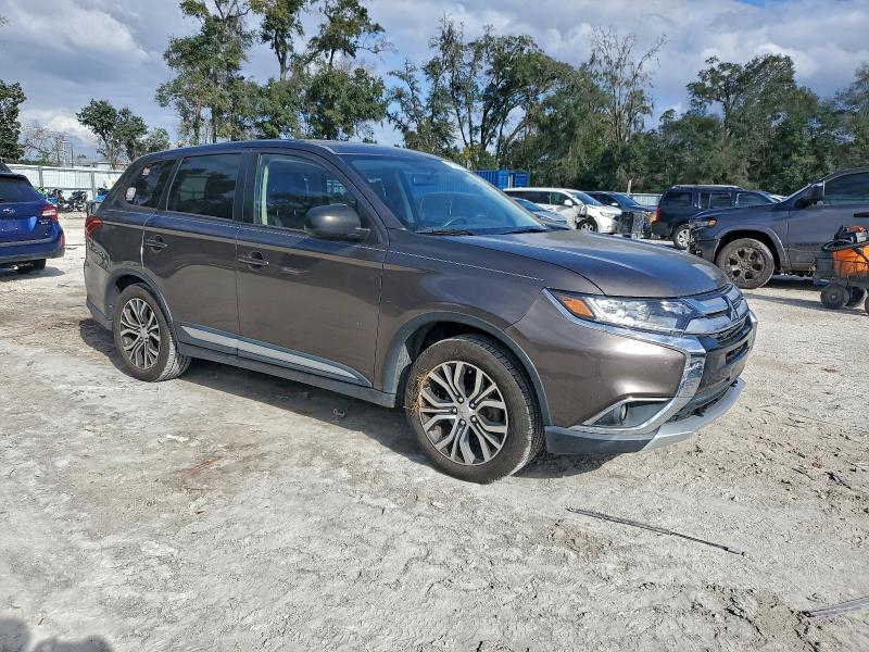 Photo 4 from auction – 2018 MITSUBISHI OUTLANDER with VIN JA4AD2A35JZ035234