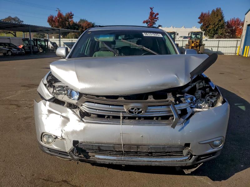 Foto 5 de la subasta – 2013 TOYOTA HIGHLANDER con VIN 5TDDK3EH6DS260045