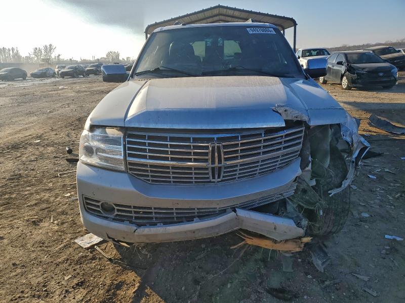 Photo 5 from auction – 2014 LINCOLN NAVIGATOR with VIN 5LMJJ3J55EEL01475