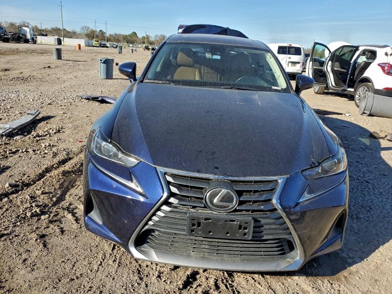Photo 5 from auction – 2017 LEXUS IS 200T with VIN JTHBA1D24H5041297