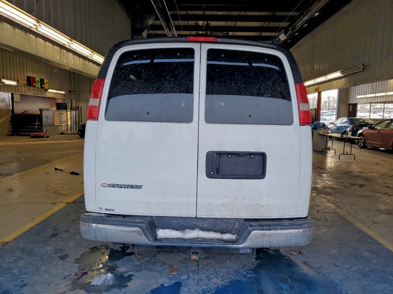 Photo 6 from auction – 2017 CHEVROLET EXPRESS 3500 with VIN 1GAZGPFG8H1123589