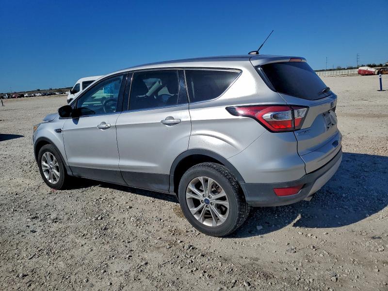 Photo 2 from auction – 2017 FORD ESCAPE SE with VIN 1FMCU9GD9HUE04400