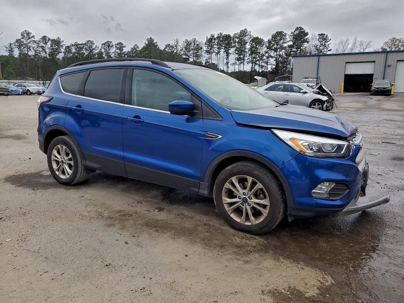 Photo 4 from auction – 2017 FORD ESCAPE SE with VIN 1FMCU0GD9HUB49856