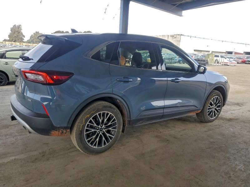 Photo 3 from auction – 2023 FORD ESCAPE with VIN 1FMCU0E16PUA02997