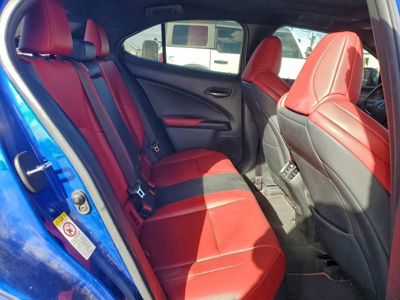 Photo 10 from auction – 2019 LEXUS UX 200 with VIN JTHY3JBH9K2001138