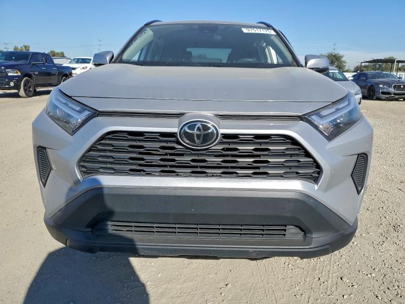 Photo 5 from auction – 2024 TOYOTA RAV4 XLE with VIN 2T3W1RFV4RW302866