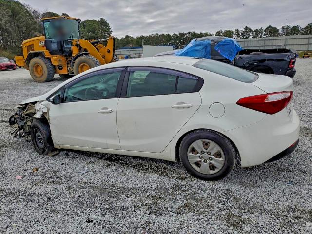 Photo 2 from auction – 2016 KIA FORTE LX with VIN KNAFK4A65G5591967