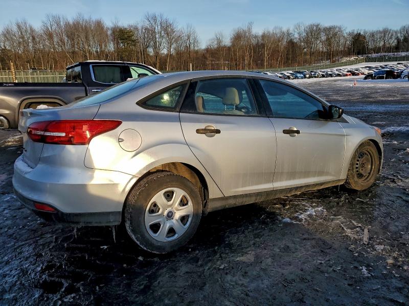 Photo 3 from auction – 2017 FORD FOCUS with VIN 1FADP3E20HL281371
