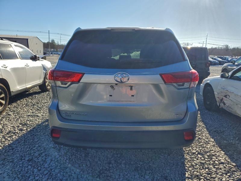 Photo 6 from auction – 2019 TOYOTA HIGHLANDER with VIN 5TDBZRFH9KS935422