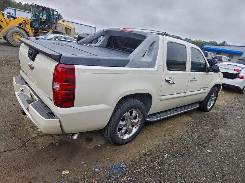 Photo 3 from auction – 2008 CHEVROLET AVALANCHE with VIN 3GNEC12018G204465