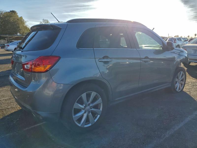 Photo 3 from auction – 2014 MITSUBISHI OUTLANDER with VIN 4A4AR4AU7EE002429