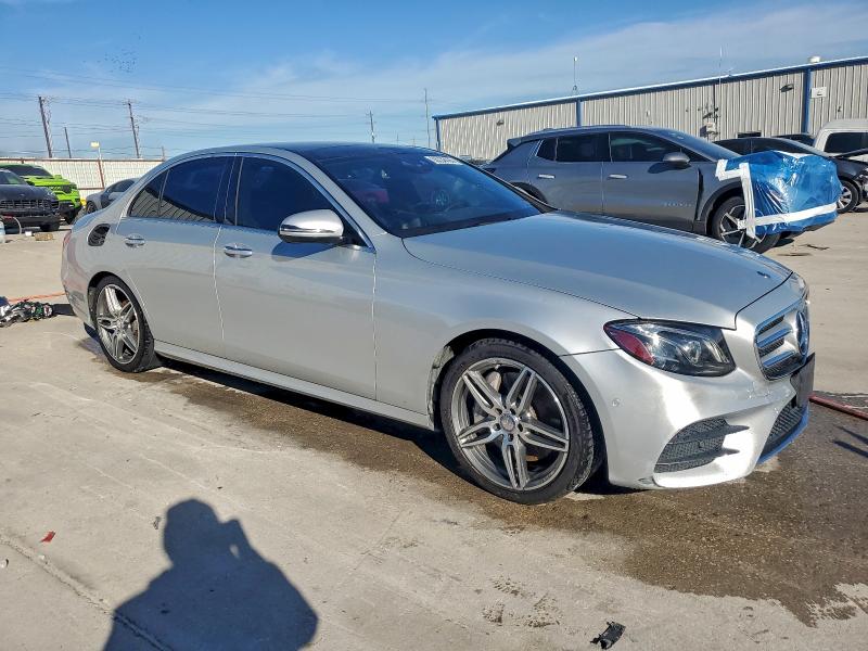 Photo 4 from auction – 2017 MERCEDES-BENZ E 300 with VIN WDDZF4JB4HA167843