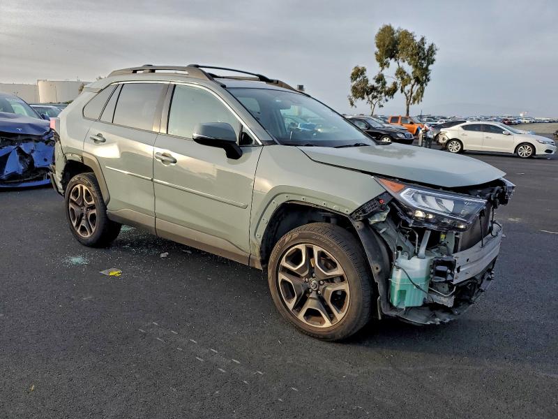 Photo 4 from auction – 2019 TOYOTA RAV4 ADVEN with VIN 2T3J1RFV5KW013463