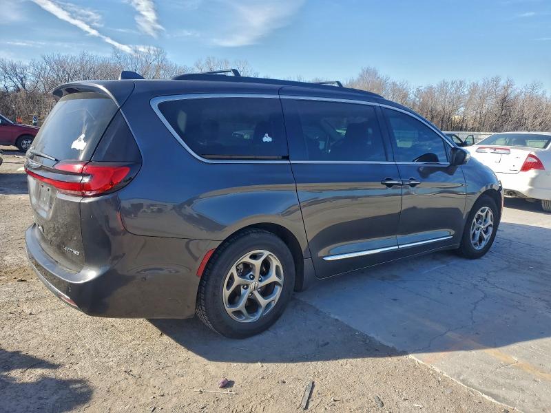 Photo 3 from auction – 2022 CHRYSLER PACIFICA L with VIN 2C4RC1GG8NR168487