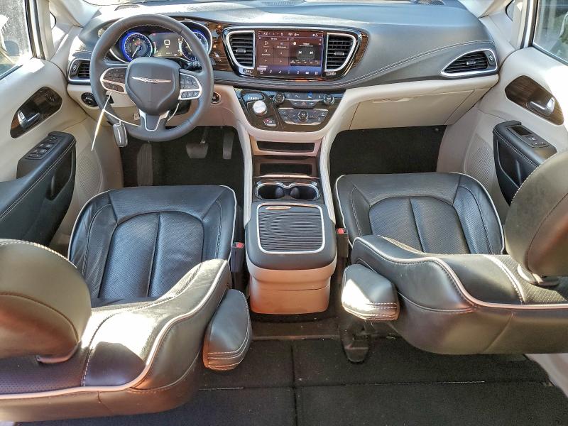 Photo 8 from auction – 2023 CHRYSLER PACIFICA L with VIN 2C4RC1GG4PR552284