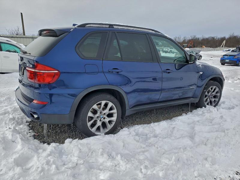 Photo 3 from auction – 2012 BMW X5 XDRIVE3 with VIN 5UXZV4C50CL744691