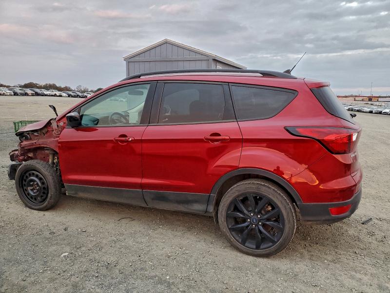 Photo 2 from auction – 2019 FORD ESCAPE with VIN 1FMCU0GD5KUB63096